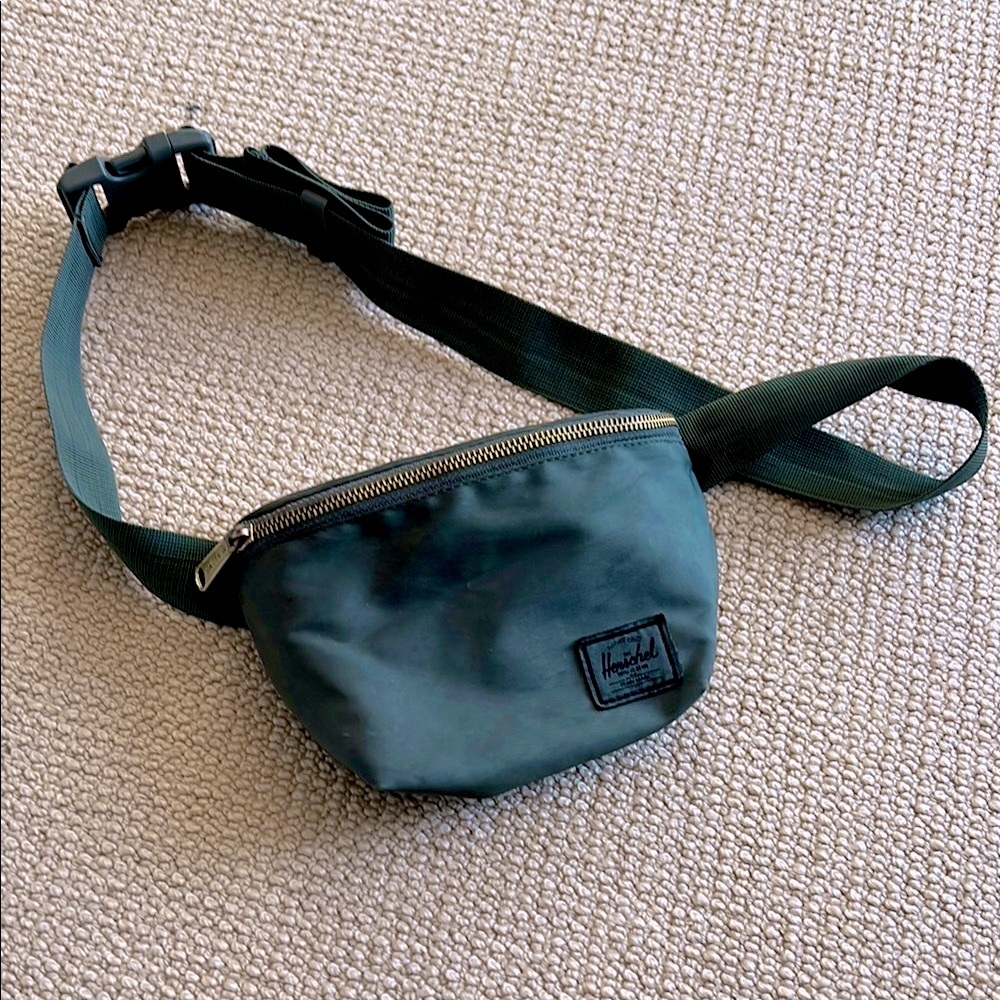 Herschel Supply Company Green Belt Bag with Adjustable Strap - Picture 4 of 4